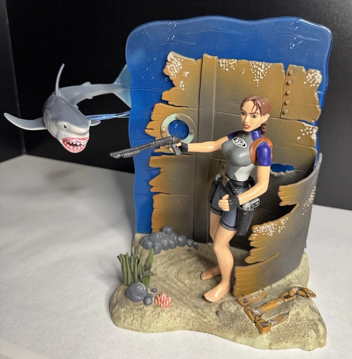 Tomb Raider Lara Croft Faces The Deadly Great White Shark 1999 Playmates Vintage