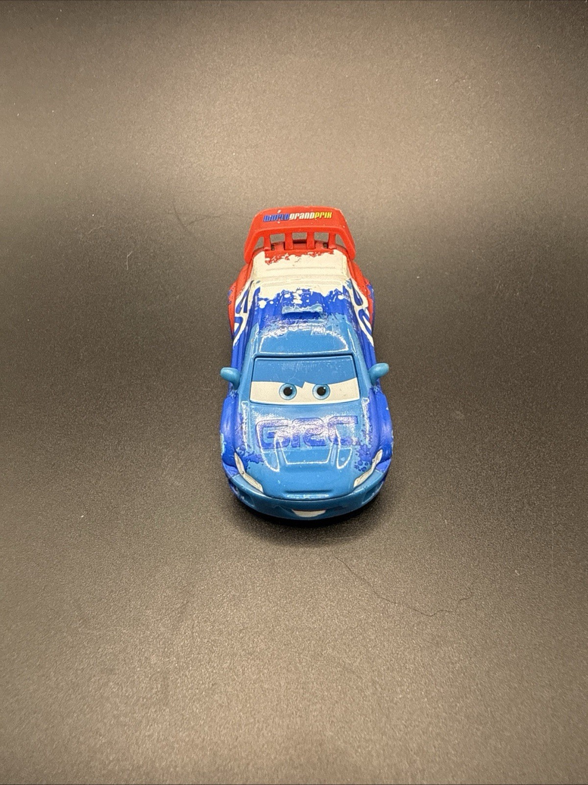 Disney Pixar Cars Rare World Grand Prix Light-Up Raoul Caroule 1:43