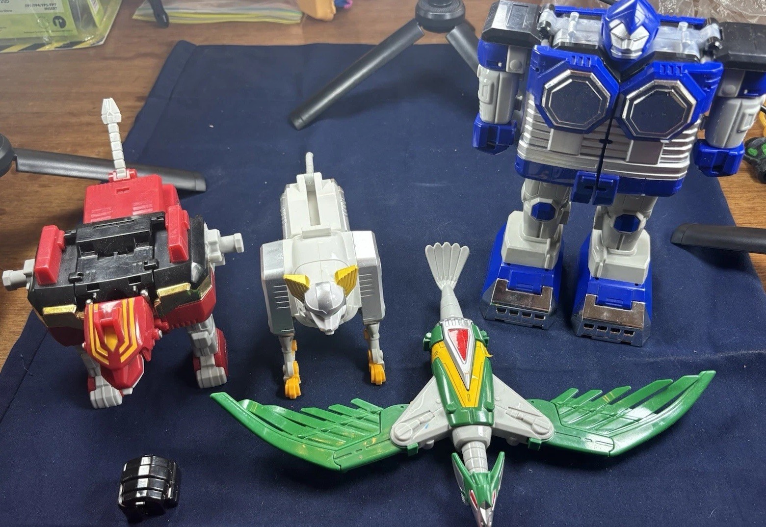 1998 Power Rangers Bandai Lost Galaxy Deluxe Megazord Lot Parts + One Fist MMPR