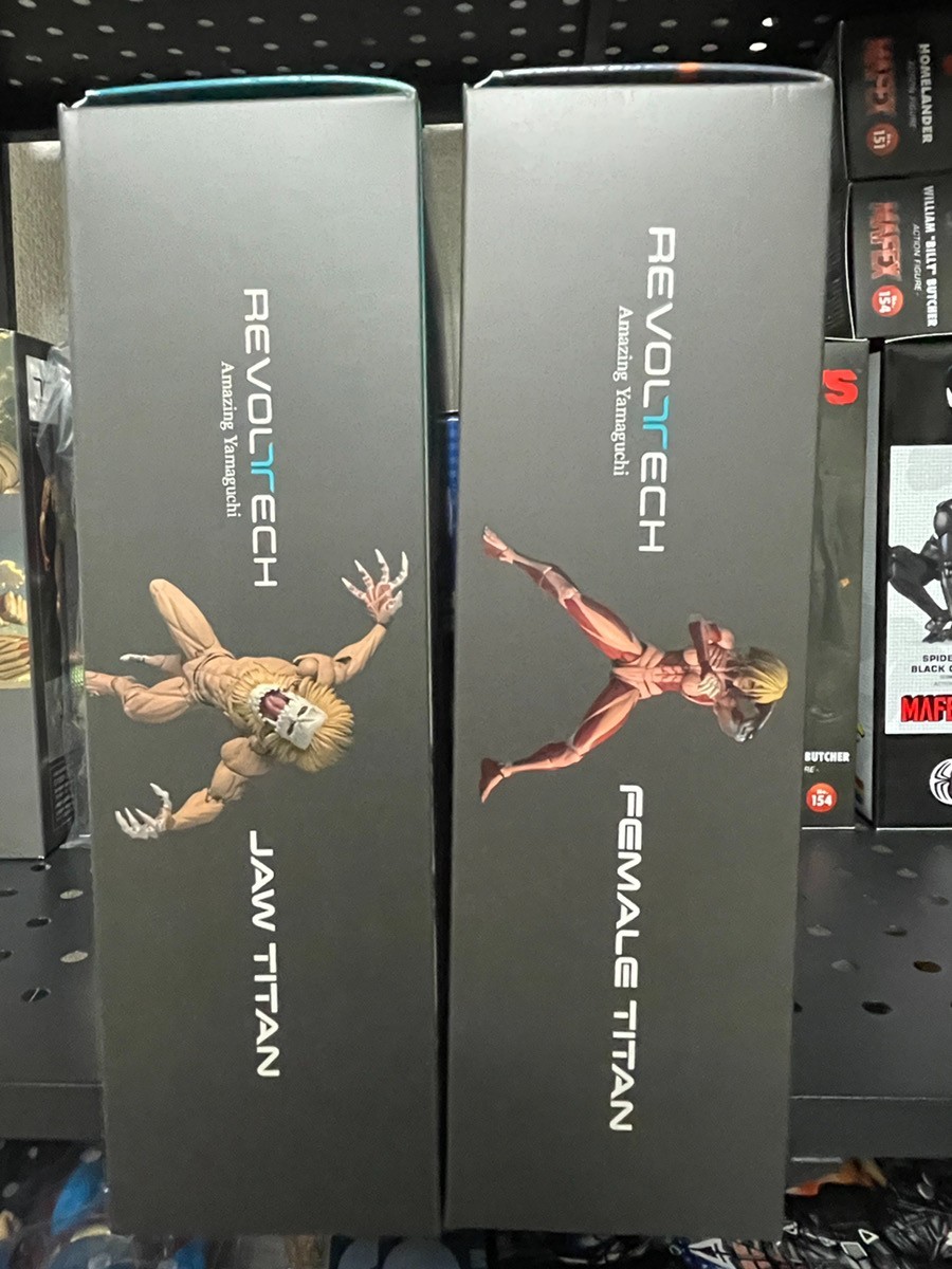 Kaiyodo Revoltech Amazing Yamaguchi Attack on Titan Jaw Titan & Female Titan Set