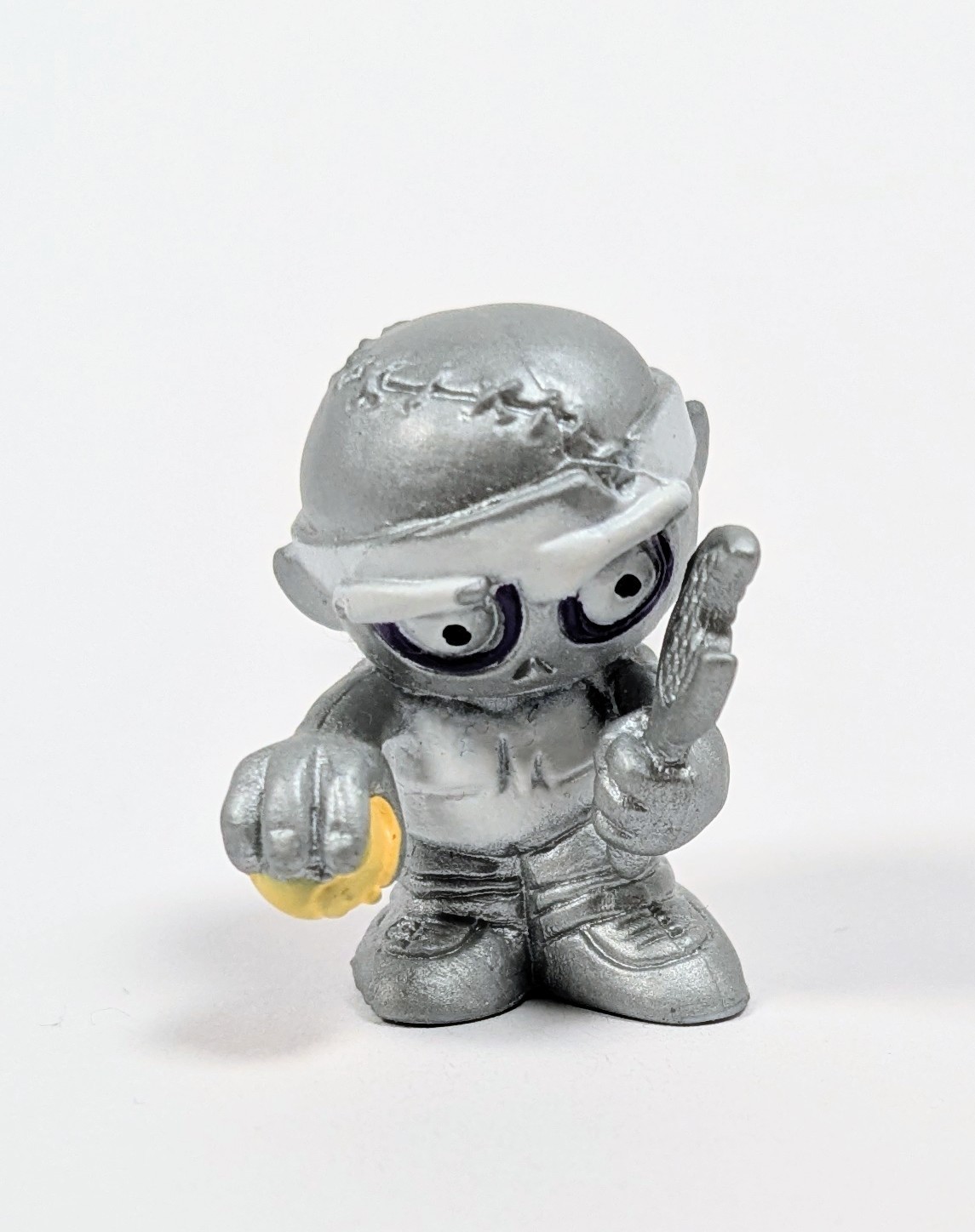 Magic Box Int – Zomling Silver Smash Figure Toy – Ultra Rare Collectable 1&Prime;