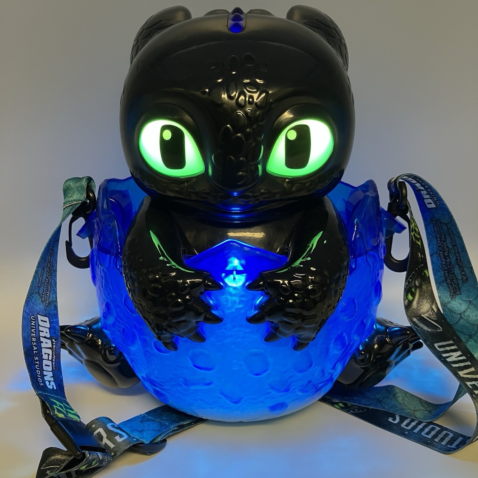 How to Train Your Dragon Toothless Blue Egg Backpack Lights Up Universal Studios
