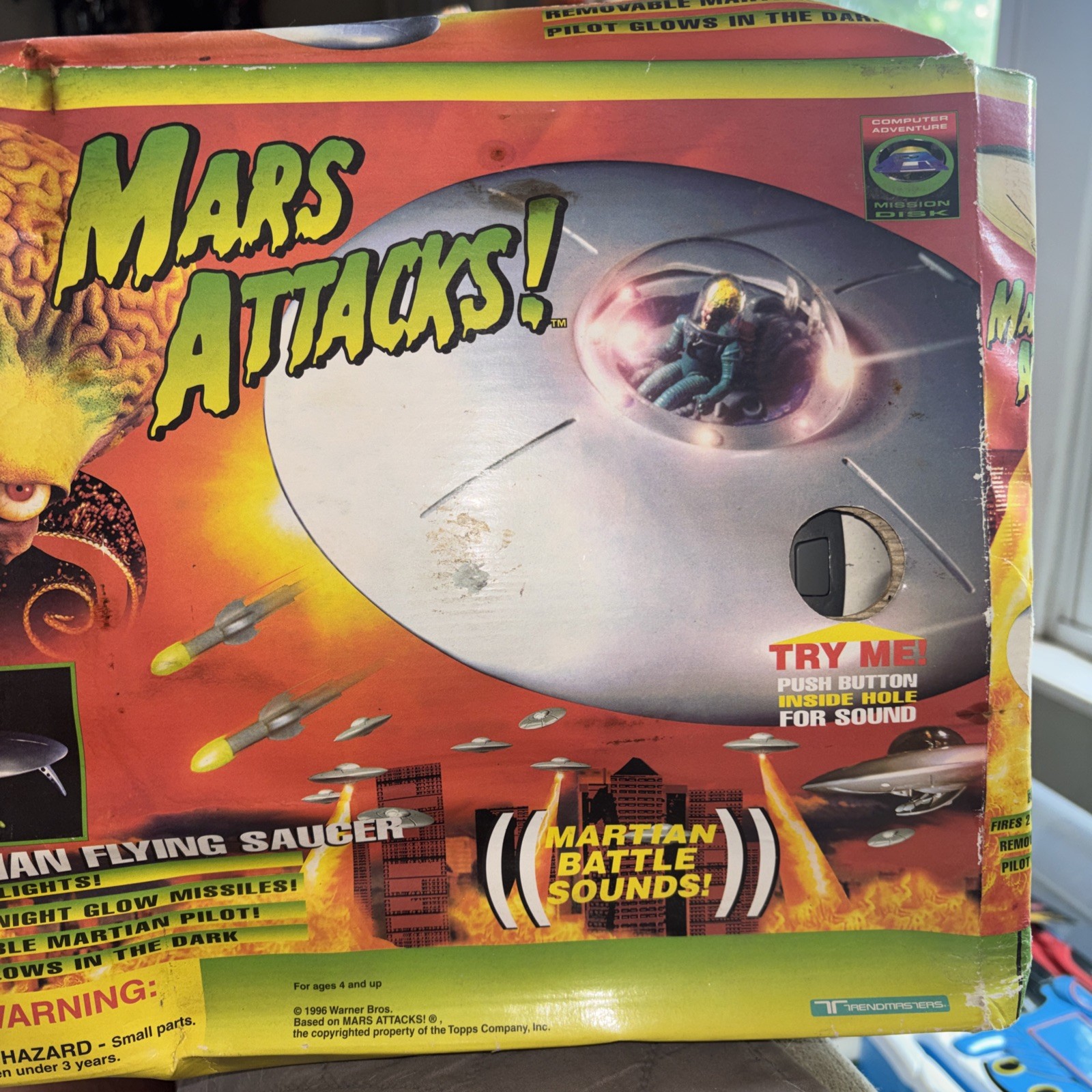 Mars Attacks Martian Flying Saucer 1996 Warner Bros Trendmasters NIB #25