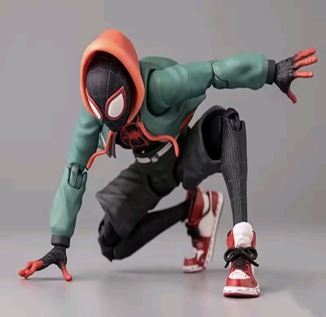 SM Superhero Action Figure – New