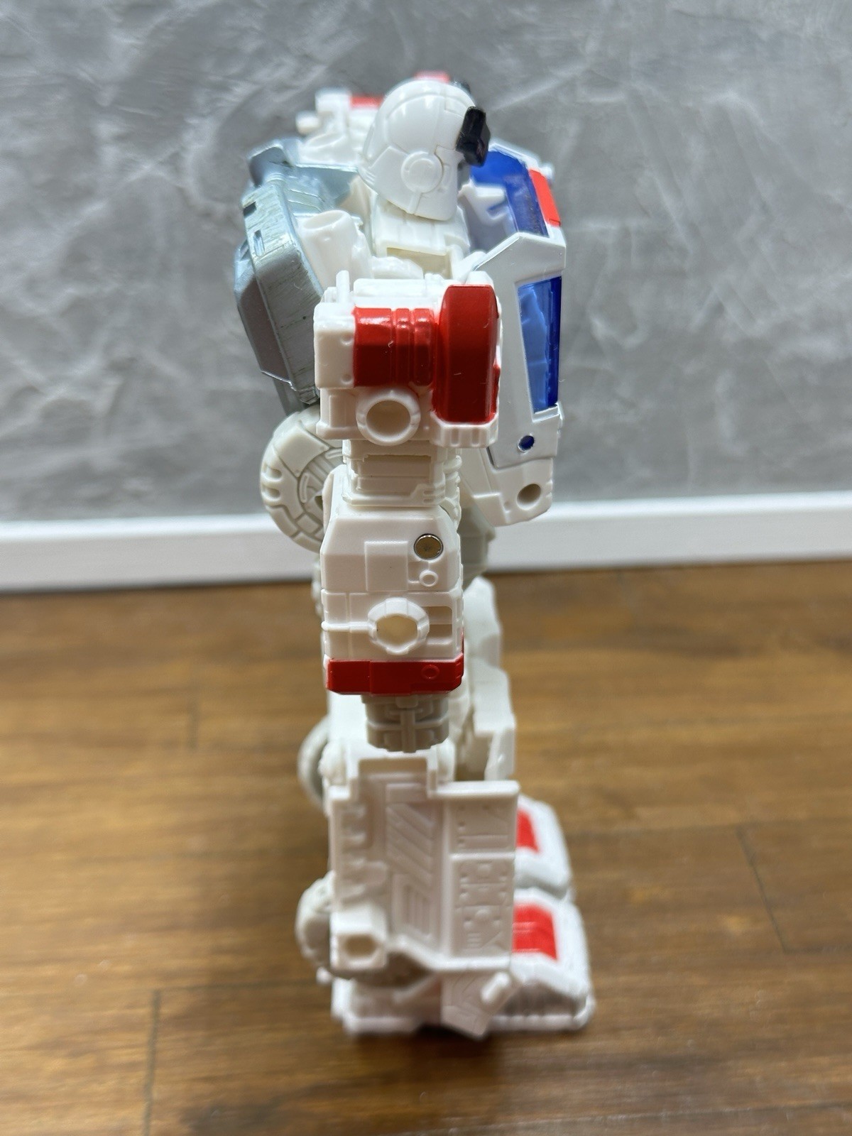 Transformers WFC Siege War for Cybertron Trilogy Ratchet Action Figure Walgreens