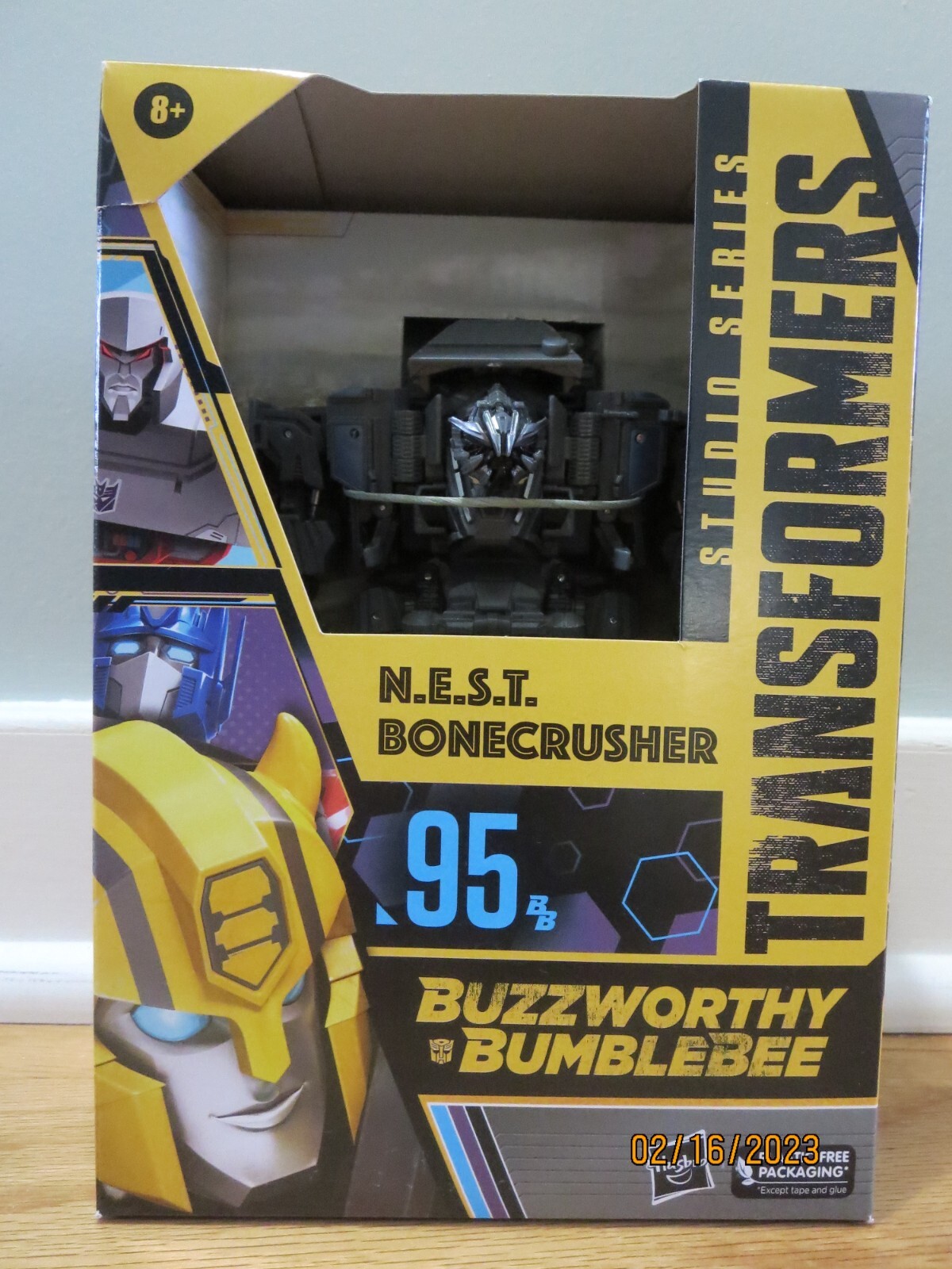 Hasbro, Transformers Buzzworthy Bumblebee NEST- Voyager Class Bonecrusher