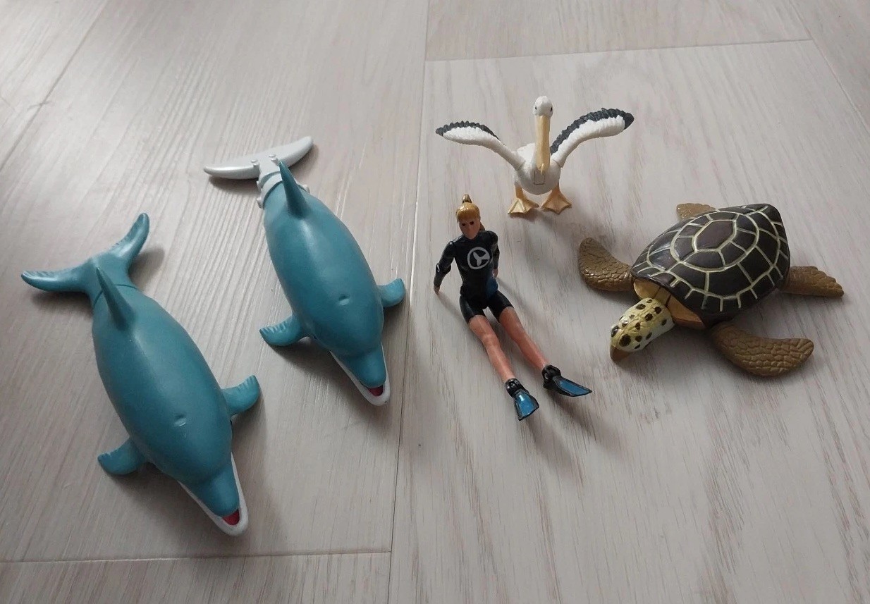 Dolphin Tale 2 5-piece RARE Character Figure Toy Set-Winter, Hope, Rufus, &Mavis