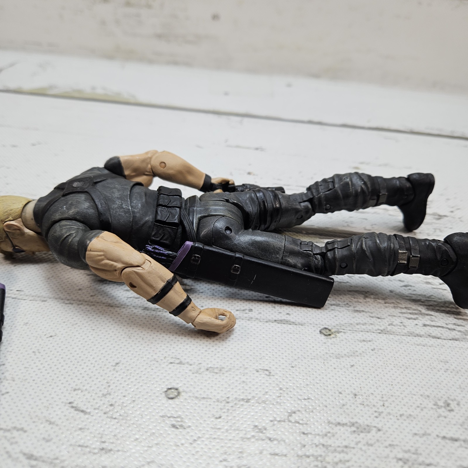 Diamond Select Marvel Select Avenging Hawkeye 2015 7&Prime; Adjustable Figure Read