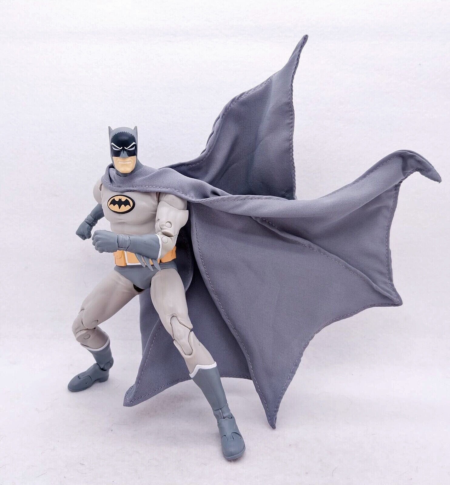 SU-MF-C-RTBAT: Grey Wired Cape for McFarlane Batman (Bat-Manga)