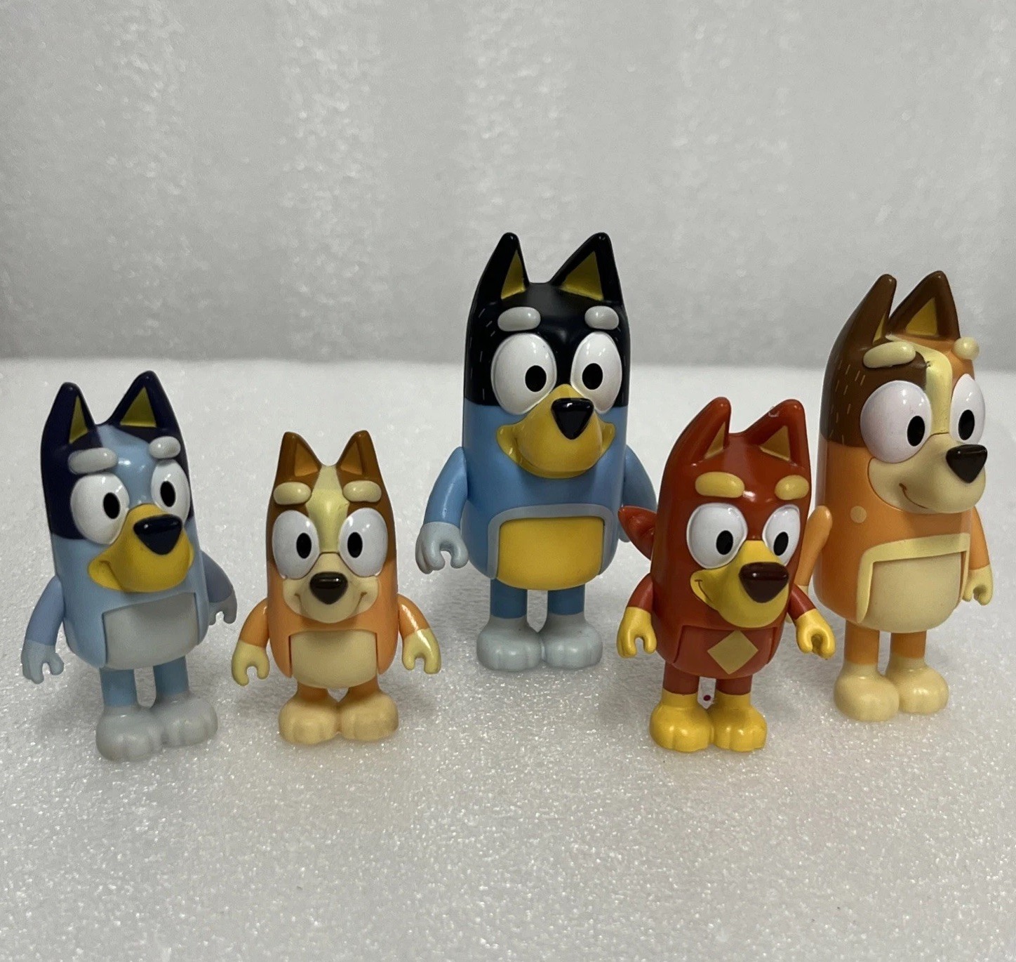 Bluey & Friends 3.5” & 2.5” Toy Figure Lot Chilli Rusty Bingo Toys Figures