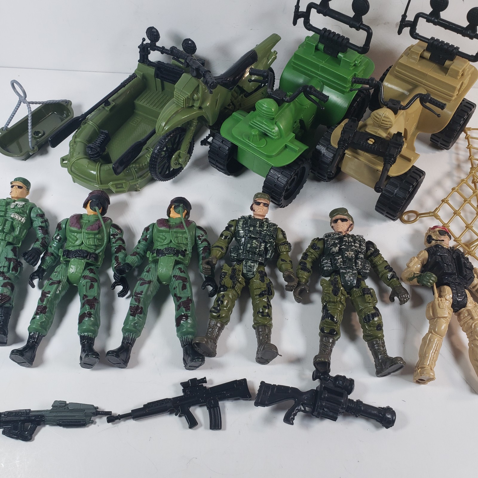 Chap Mei and Others? Green & Tan ATV 4 WHEEL Vehicles Boat Action Figures