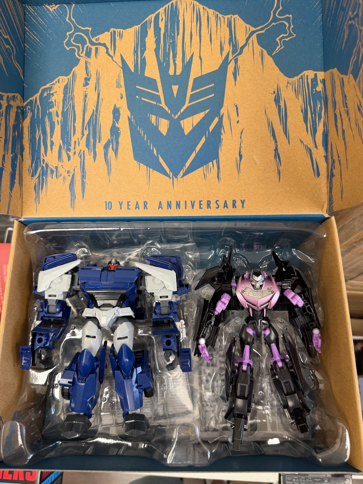 Transformers Prime War Breakdown and Vehicon 10 Year Anniversary 2-Pack Set