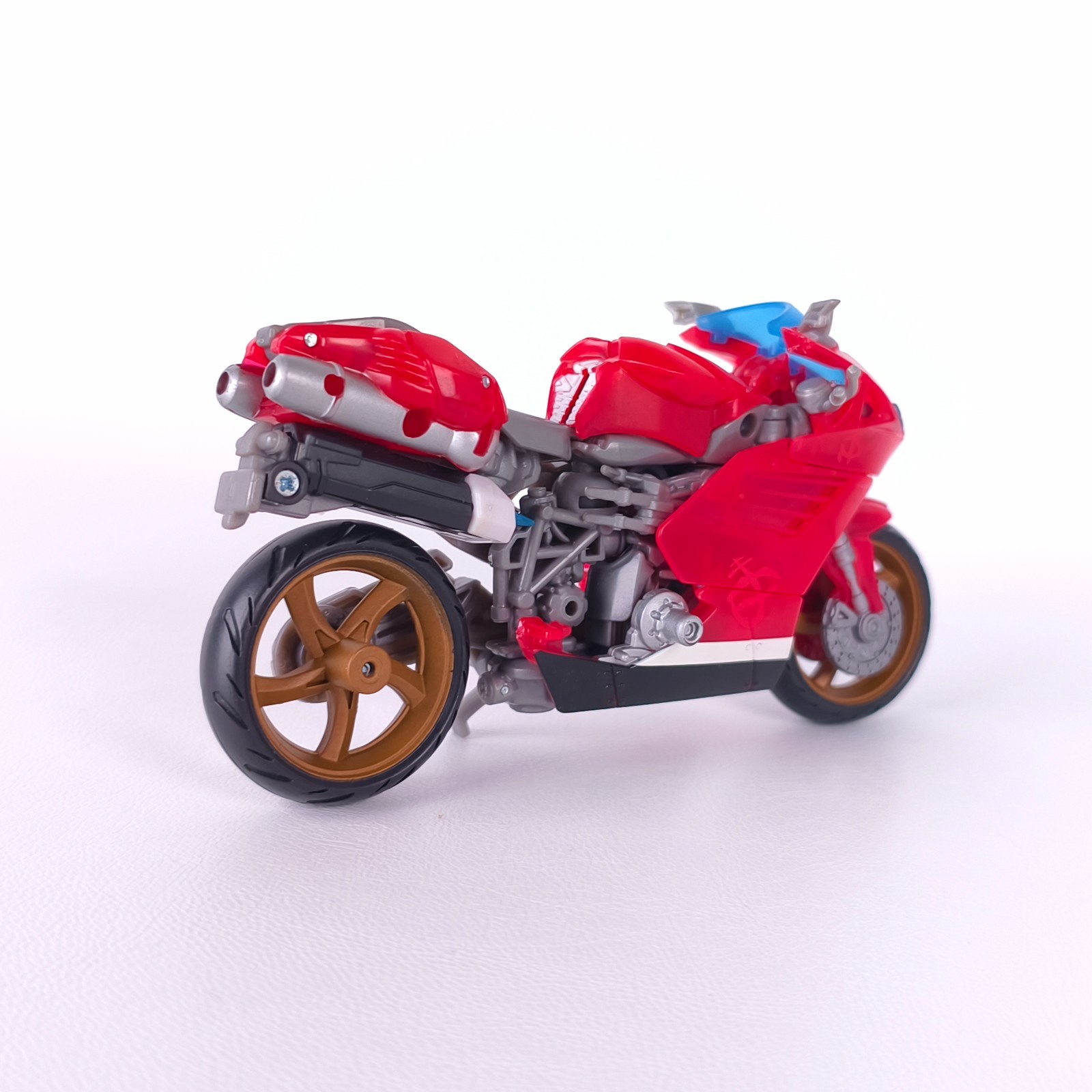 Transformers Arcee DOTM Deluxe Class Target Exclusive – Figure Only