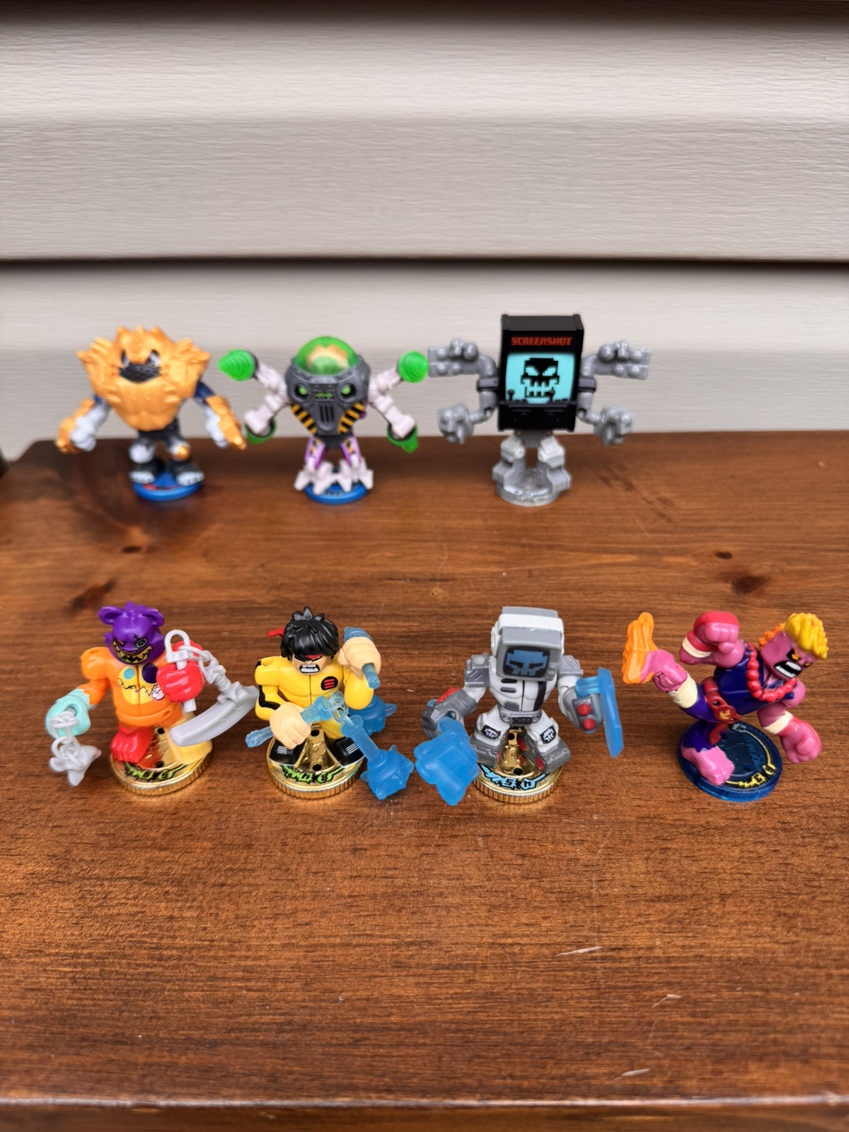 Massive Akedo Ultimate Arcade Warriors Collection 28 Figures, Arena Works Extras