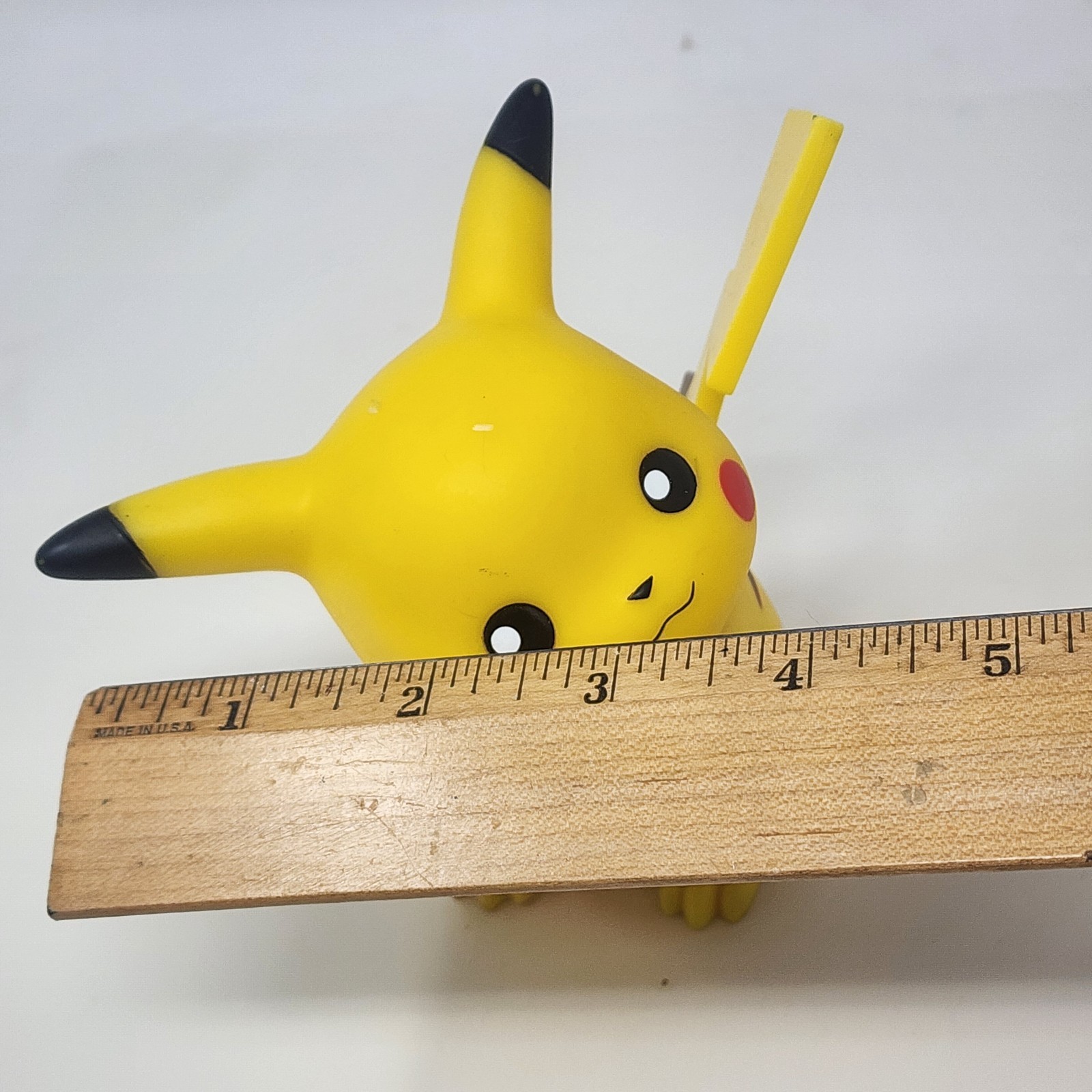 1998 TOMY Pikachu Action Figure Moveable Auldey POKEMON Vintage NINTENDO 4.5 in