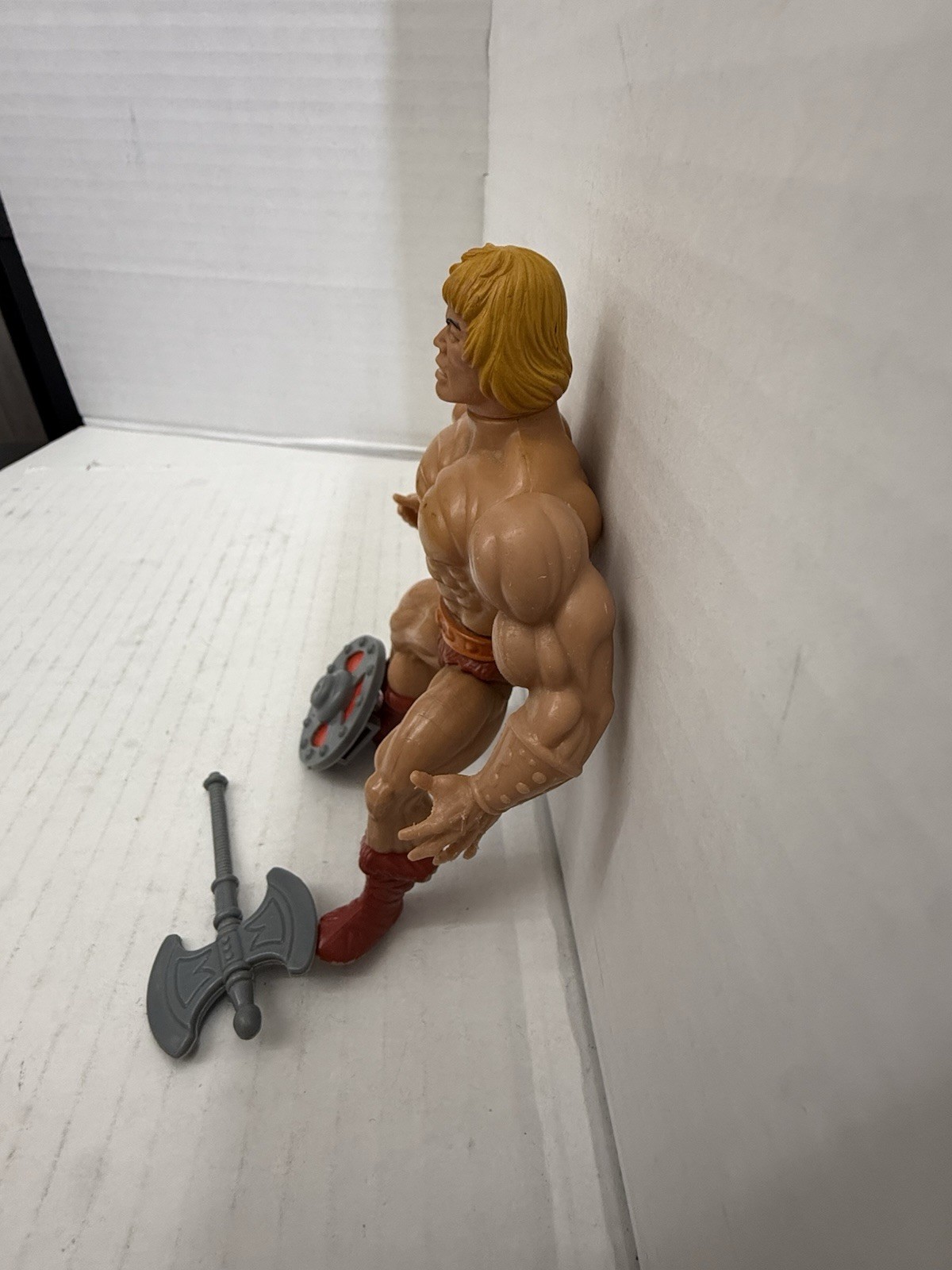VTG Masters Of The Universe He-Man Figure Mattel 1981 Soft Head weapon shield