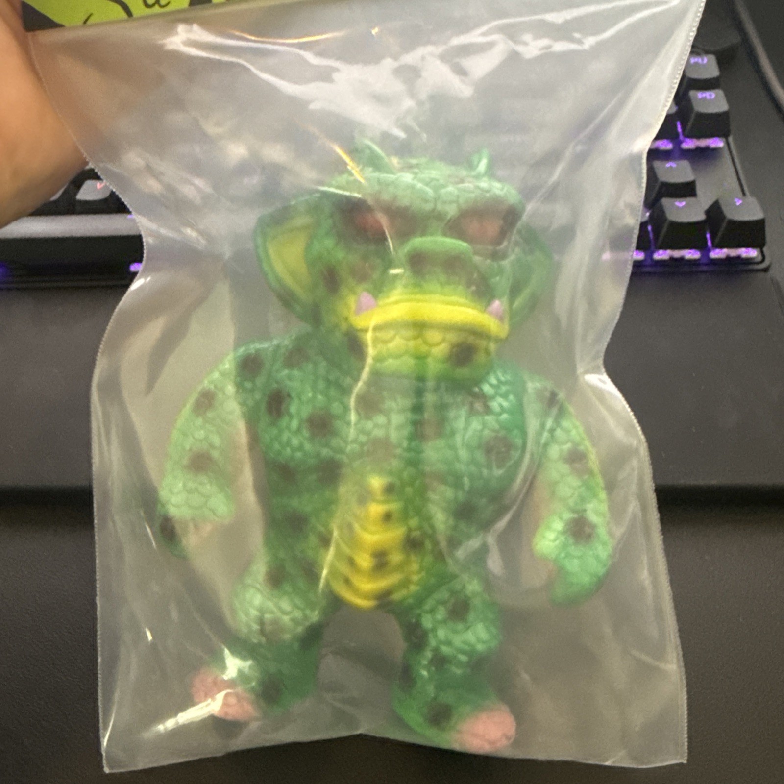 Madmonk 1869 x recyclec alien stretch sofubi kaiju Sofubi Figure.