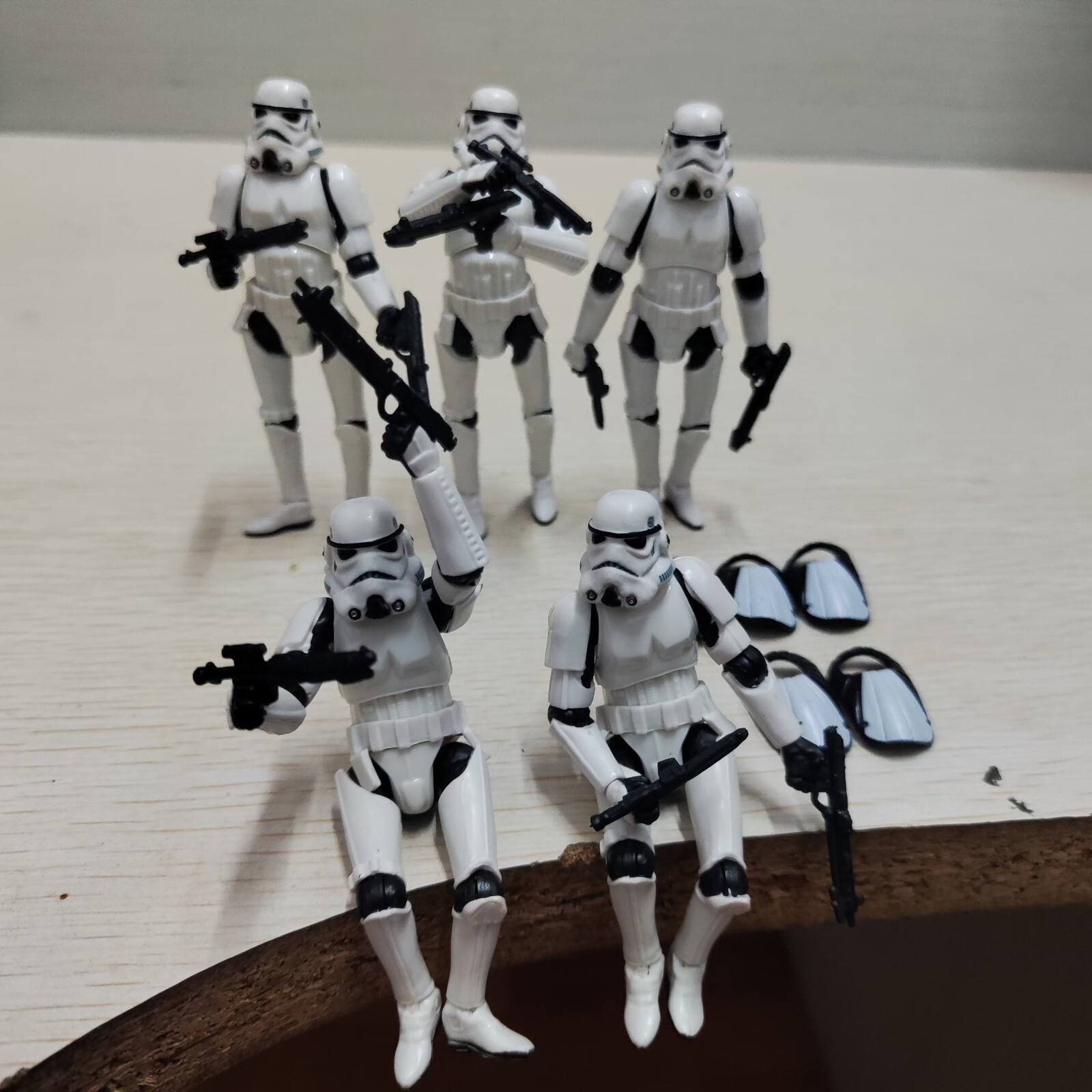 5pcs 3.75&Prime; Star Wars Stormtroopers OTC Trilogy Action Fiugre + 10 Blasters
