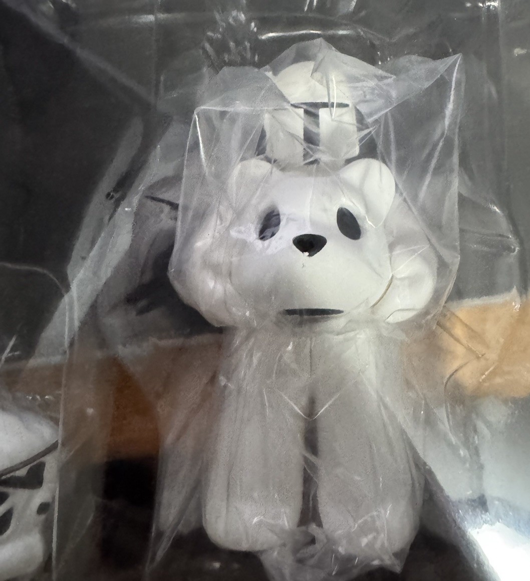 SIGNED Luke Chueh Headspace Munky King White Set box sketch