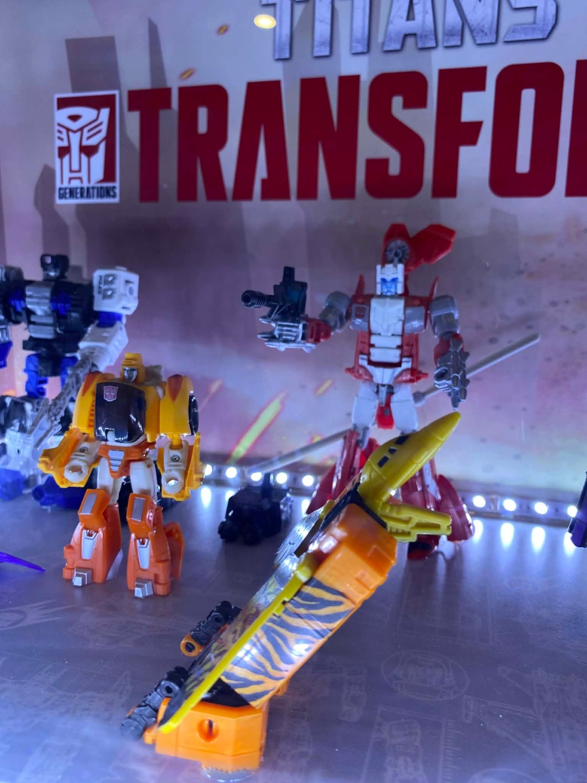 Transformers Combiner Wars, Titans Return Retail Store Display Case
