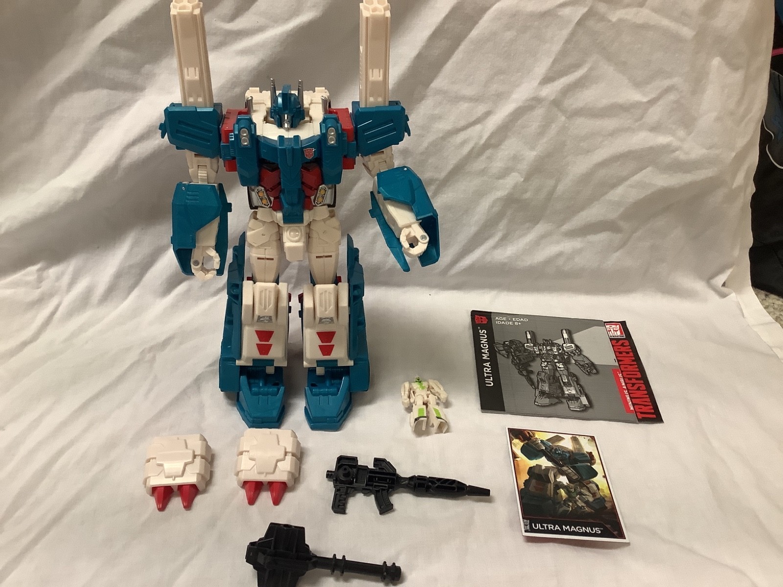Transformers Combiner Wars Ultra Magnus 100% complete. (Hasbro 2015)