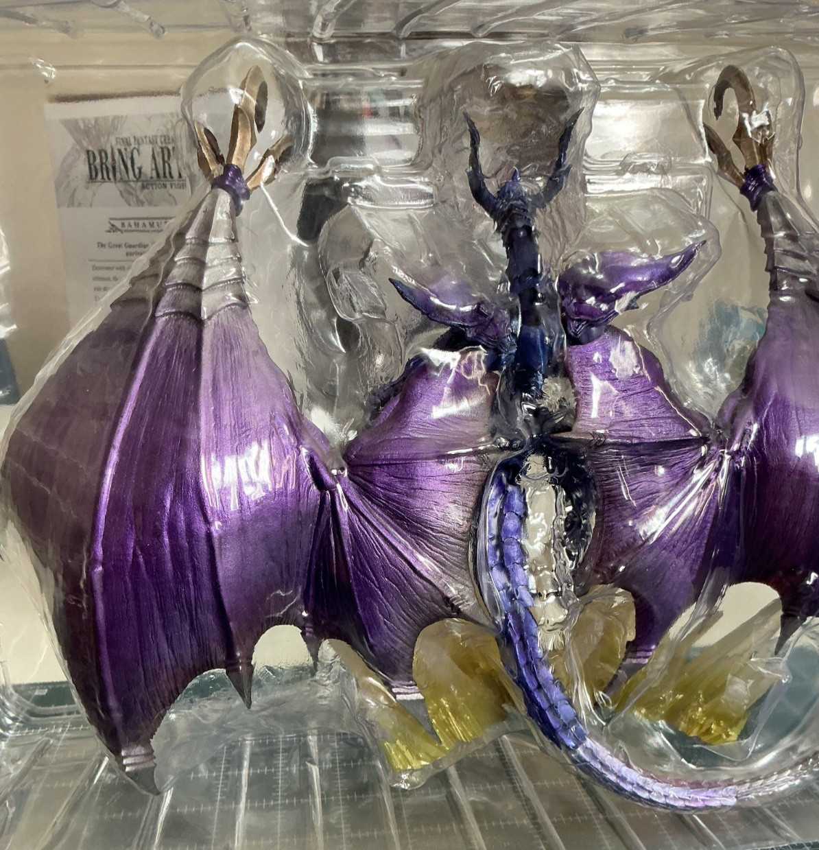 Bring arts Final Fantasy creature, action figure Bahamut