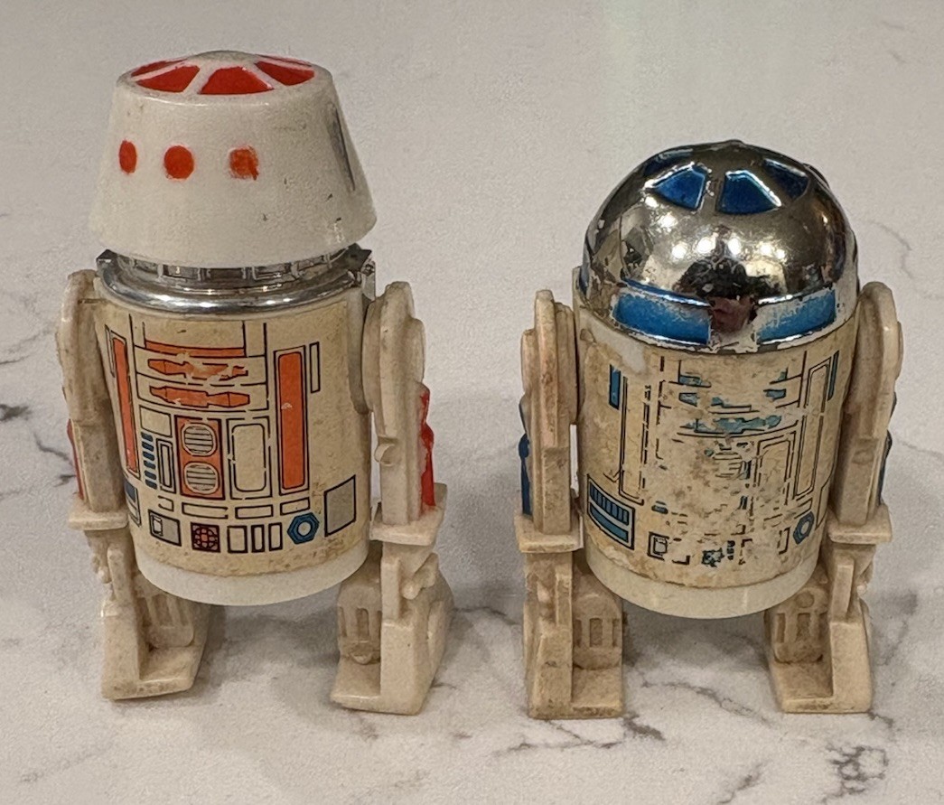 Vintage 1977 Kenner Star Wars R2-D2 and R5-D4 Figures