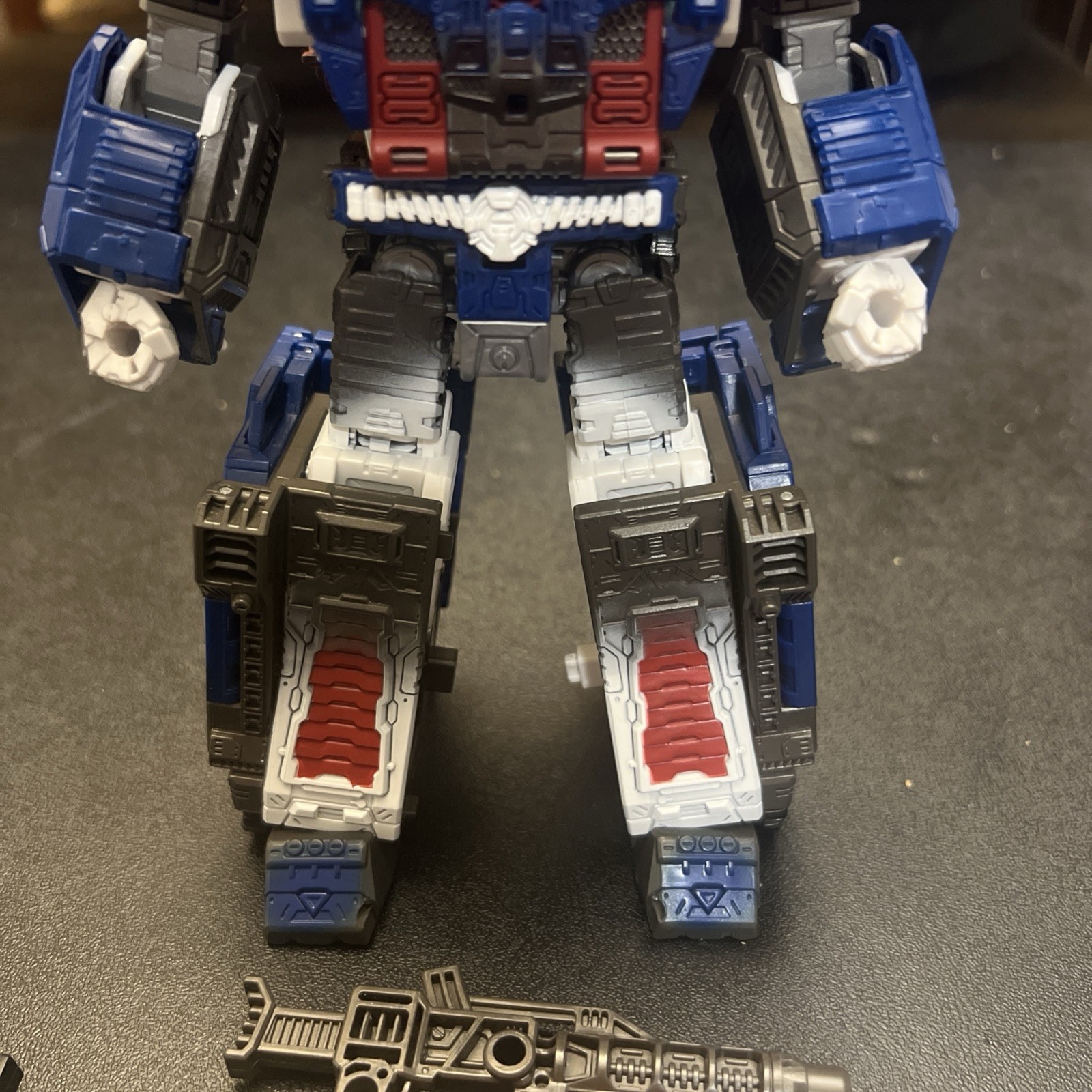 Transformers War For Cybertron WFC Netflix Ultra Magnus Near Complete T13