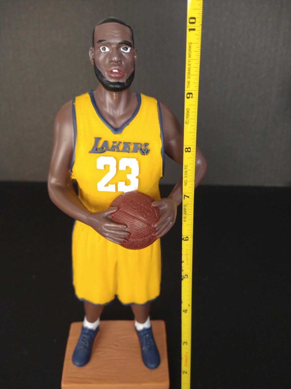 NBA SuperStar LeBron James Statue Figurine By Ganlai 10&Prime; Tall Los Angeles Lakers