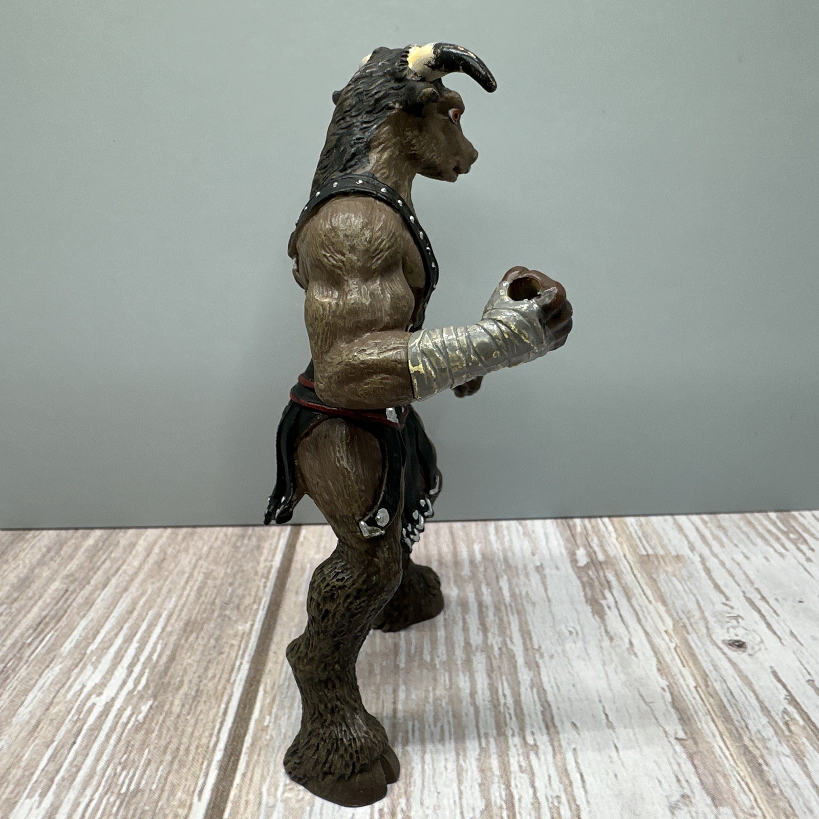 Safari Ltd 4&Prime; Minotaur (Missing Weapon) 801129 ~ Mythical Figure
