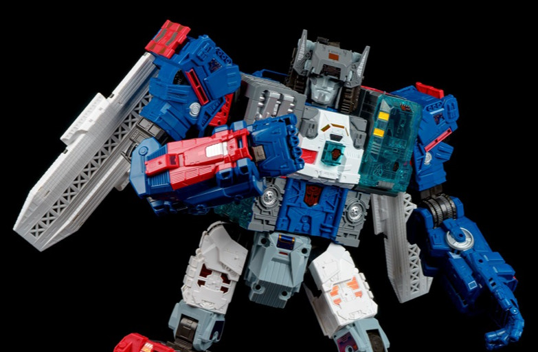 Fortress Maximus Titan Class SDCC Exclusive | Transformers Generations Titans R