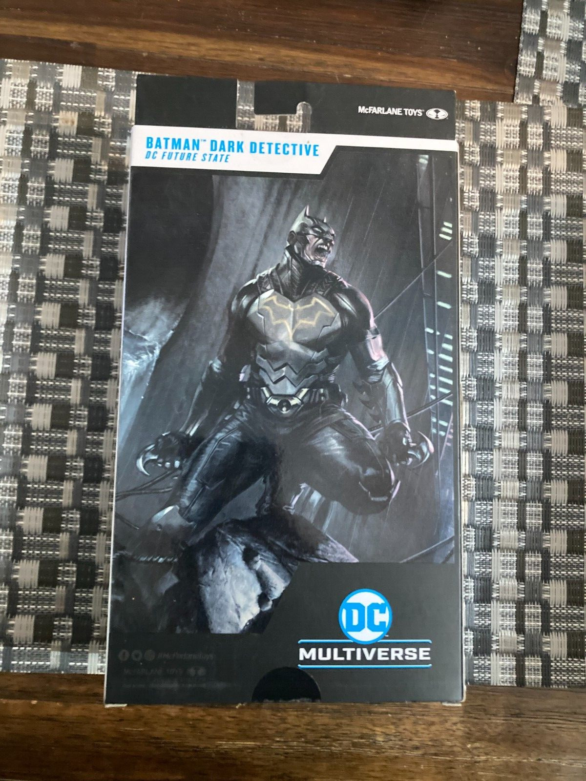 McFarlane DC Multiverse – BATMAN DARK DETECTIVE – 7&Prime; Figure – Gold Label – NEW