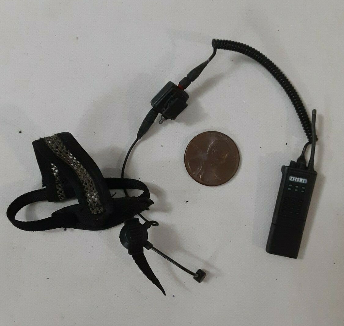 Hot Toys 1/6 Scale USA Radio with Hand Set Push to Talk for 12&Prime; Figure L-484
