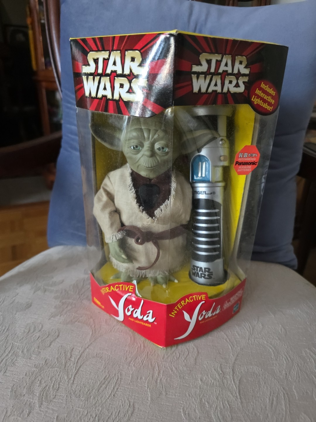 Star Wars Interactive Yoda & Lightsaber Action Figure Tiger Electronics KB Toys