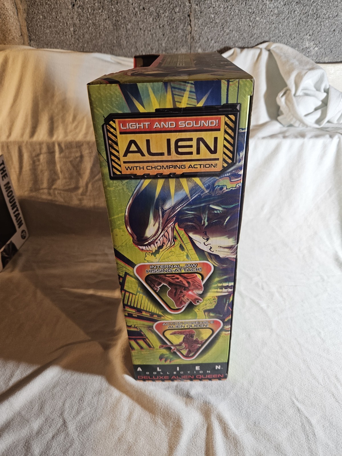 Alien Collection -Light & Sound Deluxe Alien Queen Giant Action Walmart