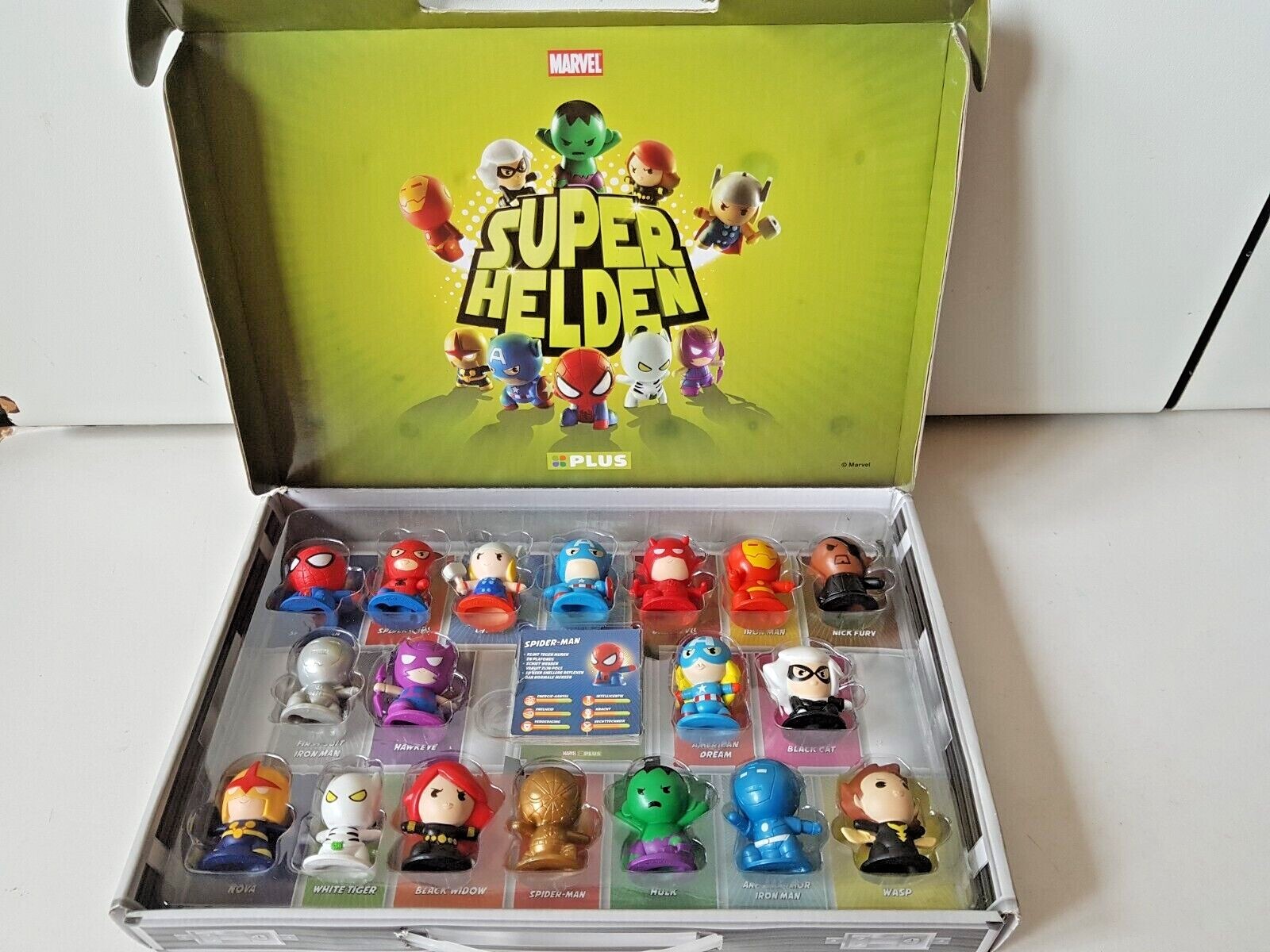 Super Heroes 18 Figurines Complete Set Supermarket Plus Netherlands Marvel RARE