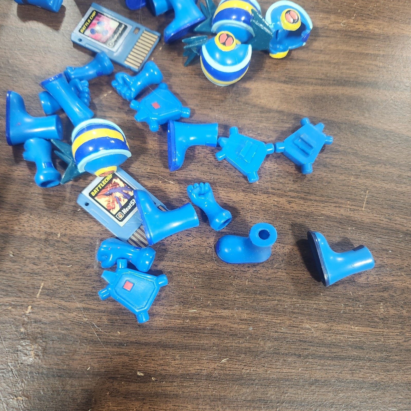 2000s Mattel Mega Man Action Figure Accessory, Parts And Battle Chip Lot A17