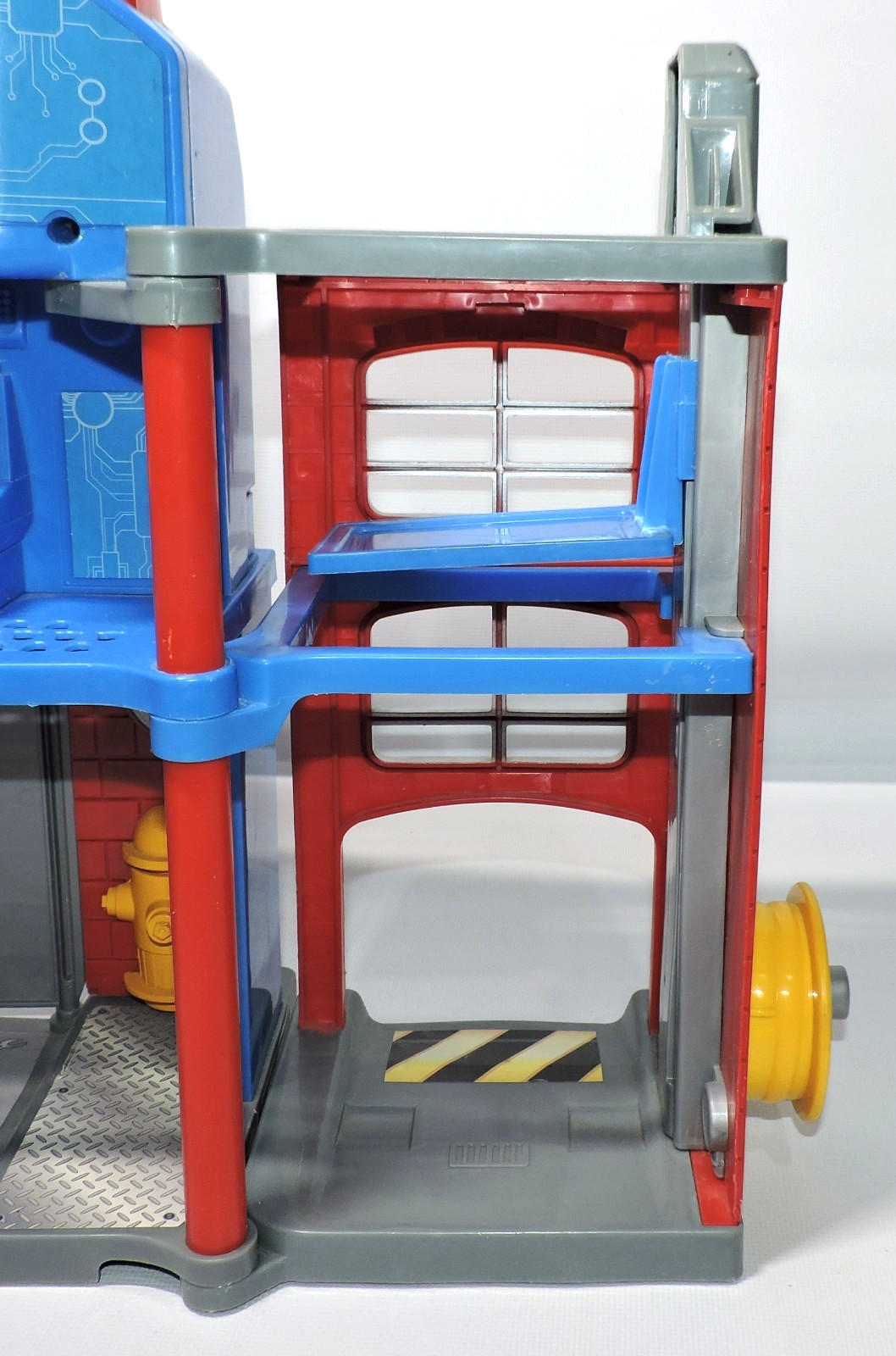 Transformers Rescue Robots Optimus Prime Fire Station Firehouse Toy Light Sounds