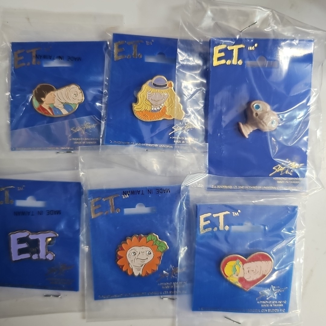 Vintage 1982 Universal Studios E.T. 6 Pin Lot Extra Terrestrial Jewelry Sealed