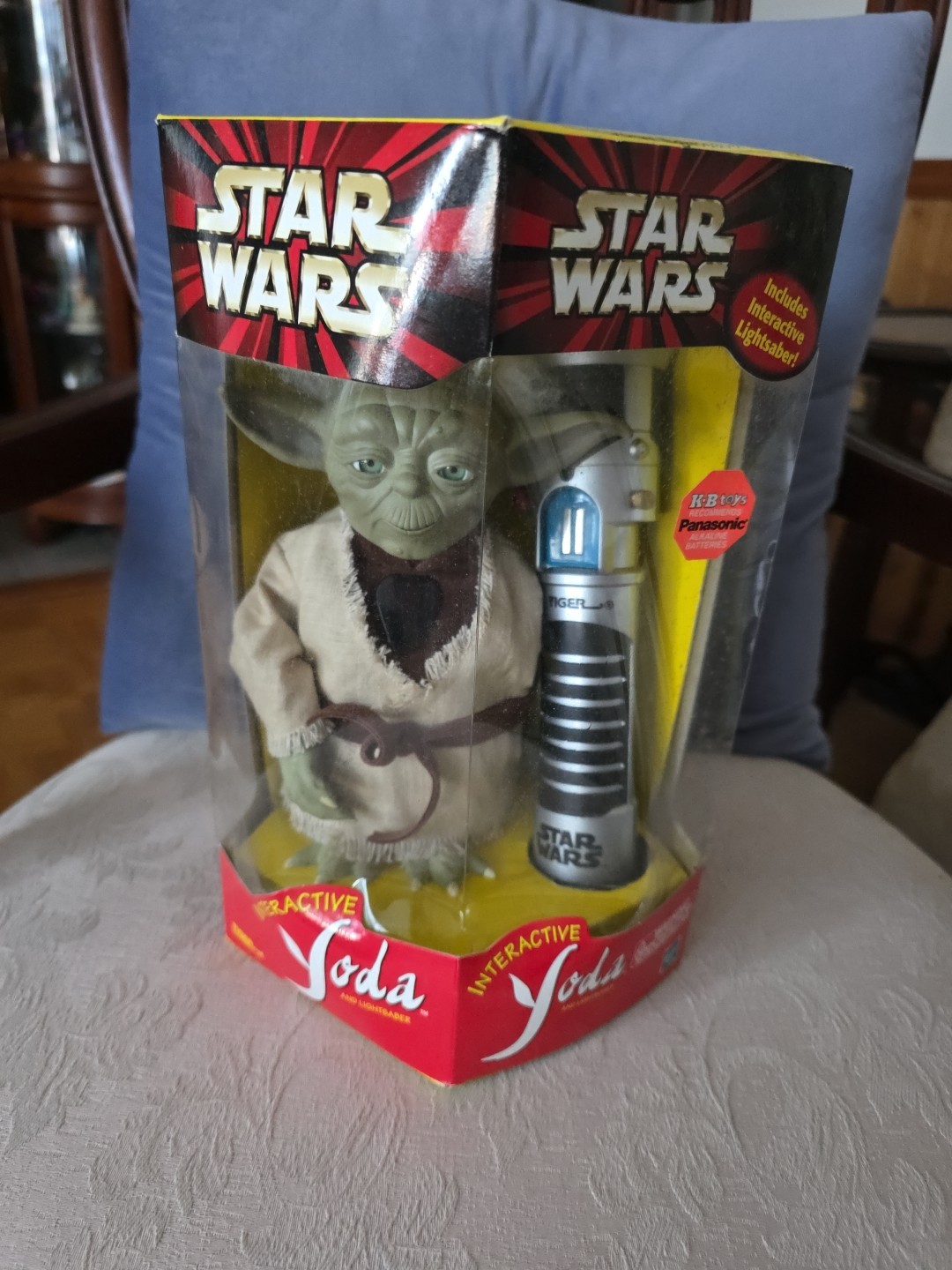 Star Wars Interactive Yoda & Lightsaber Action Figure Tiger Electronics KB Toys