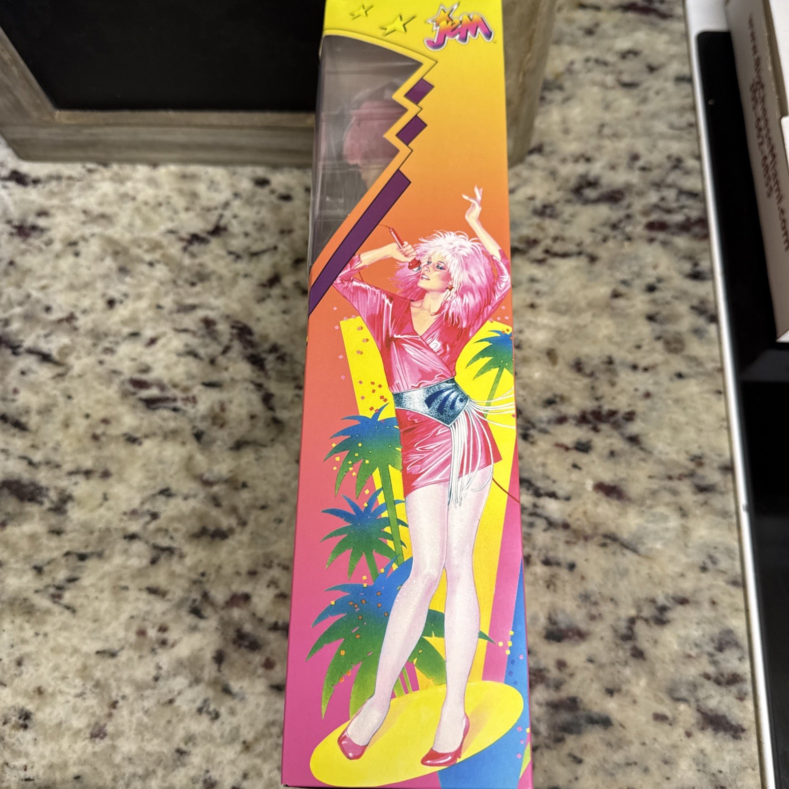 Jem and the Holograms « Jem » Fashion Doll Truly Outrageous 12 inch Doll w/speaker
