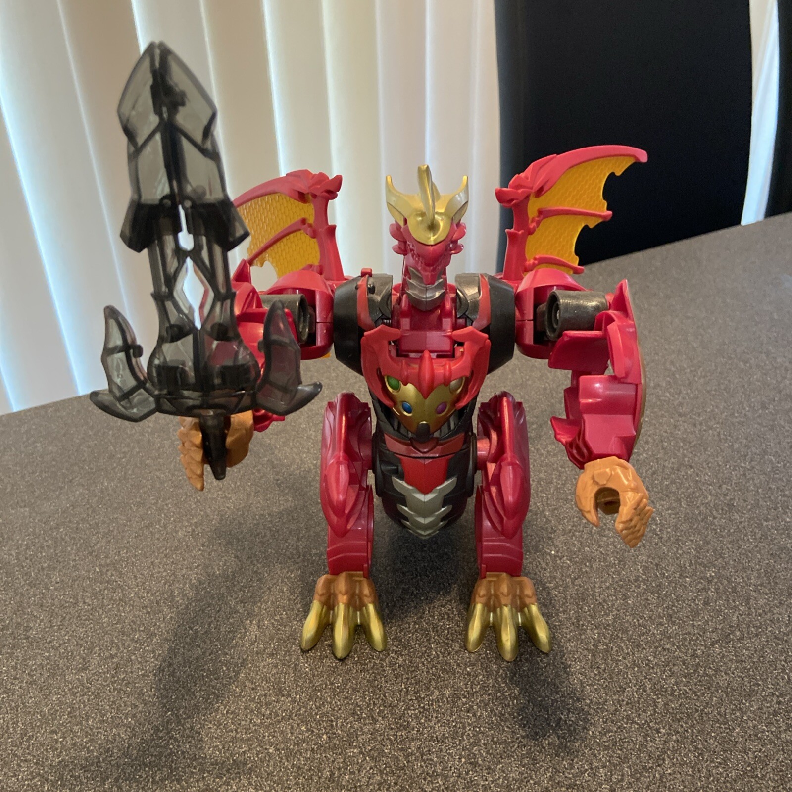Spinmaster Bakugan Dragonoid Red And Gold With Sword