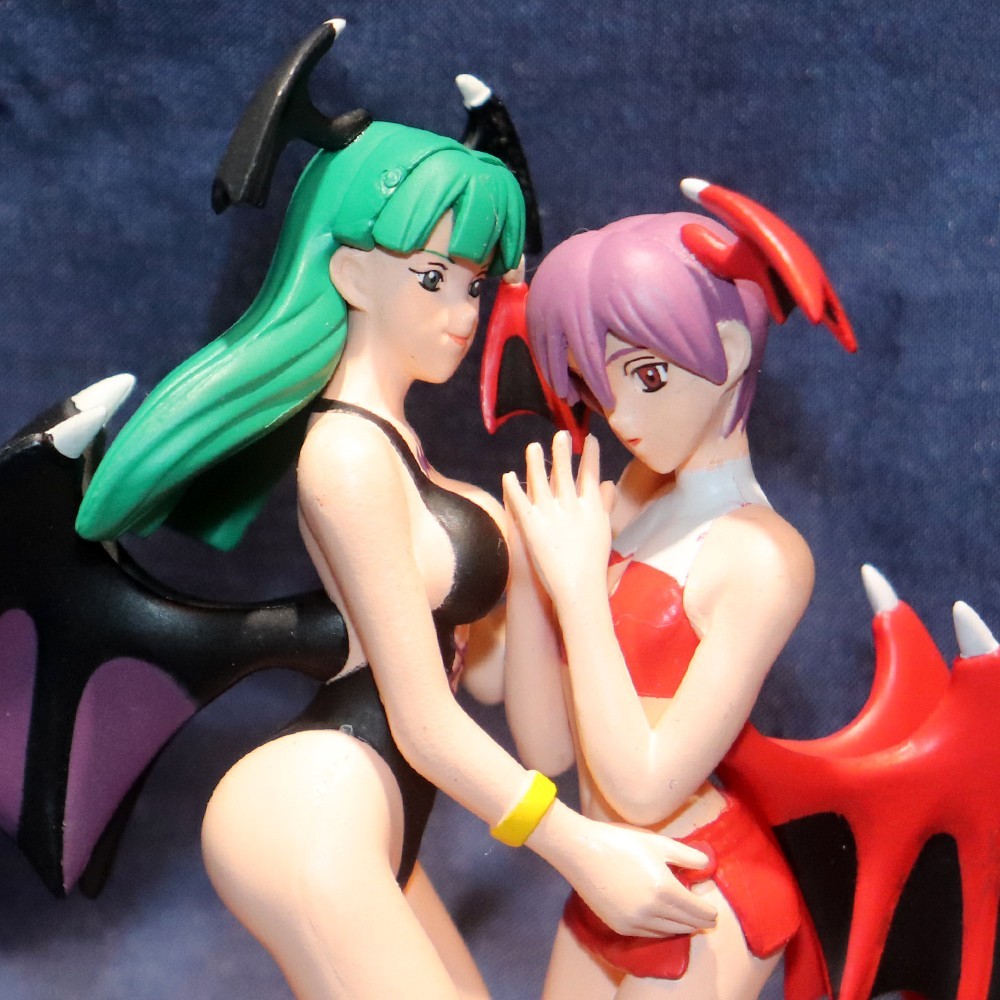 CAPCOM Summer Paradice Figure Morrigan + Lilith A Darkstalkers Banpresto 2001