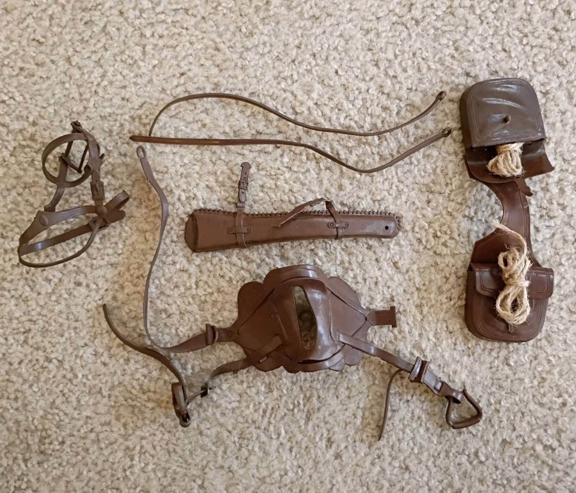 Original Vintage Marx Johnny West Saddle HTF Rope & Accessories BOTW Lot #26