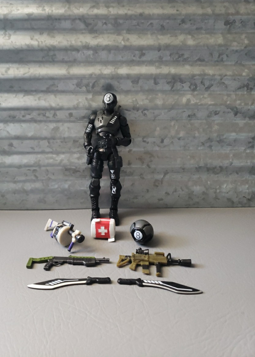Fortnite Legendary Series 8-BALL 6&Prime; Action Figure and all accessories Jazwares