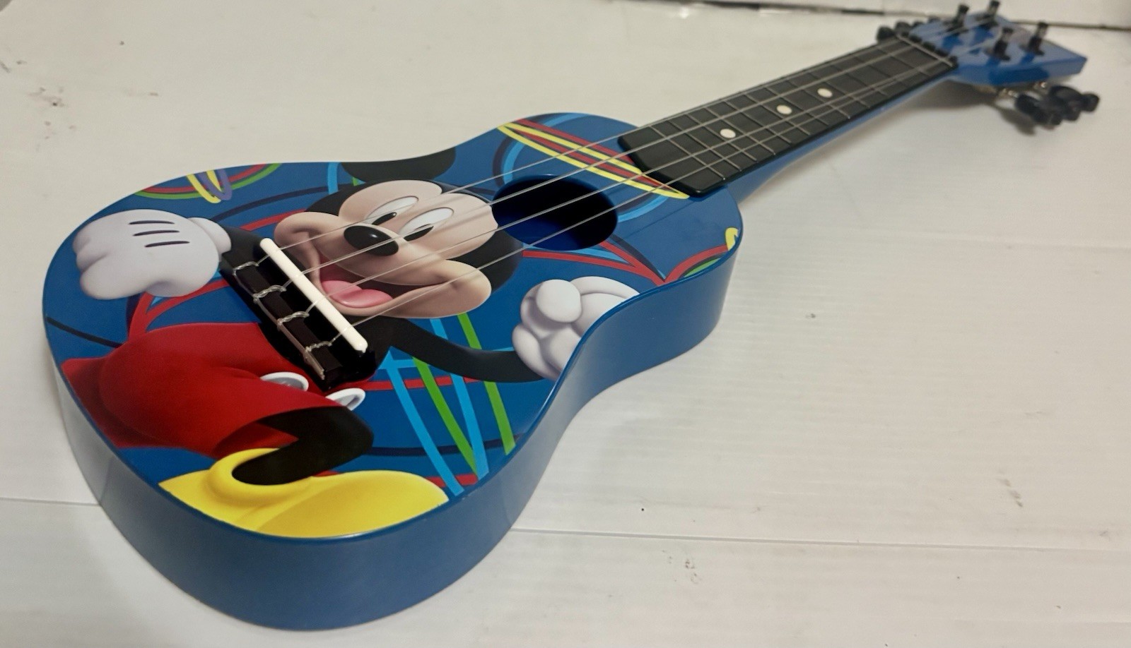 Disney Mickey Mouse First Act 20&Prime; Mini Guitar Ukelele Beginner Guitarist EC Faas