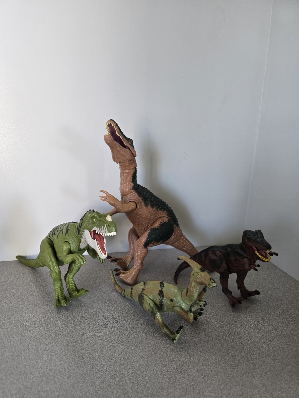Mattel Jurassic World Dinosaurs Lot Of 4. Albertosaurus & Tyranosaurus Rex Roar.