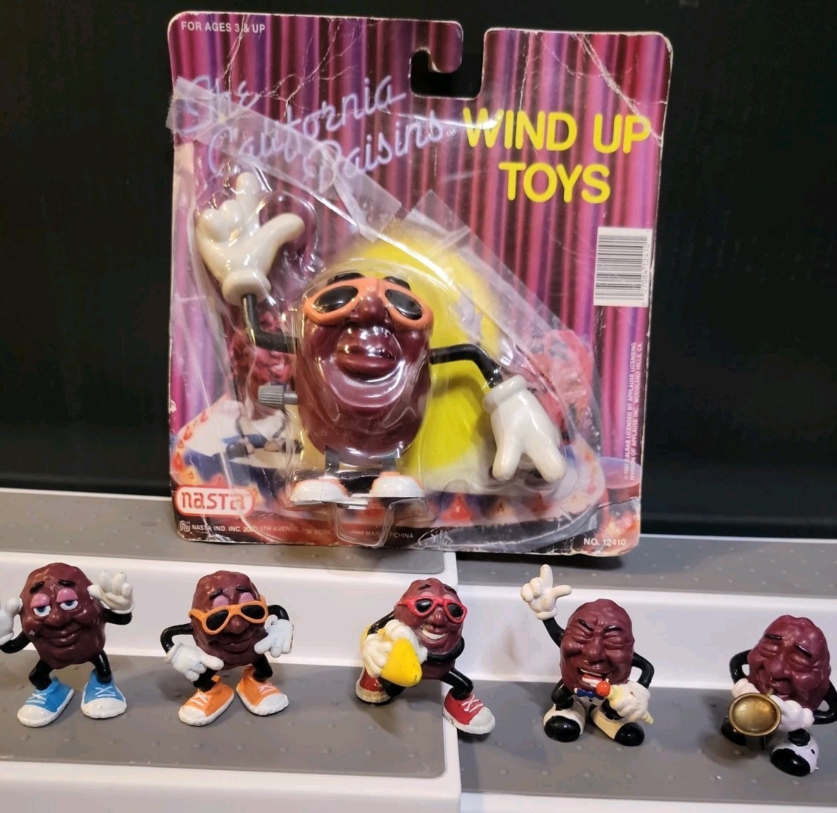 Vintage California Raisins Wind Up Toy Nasta 1987 no. 12410 And 5 Small RAISINS