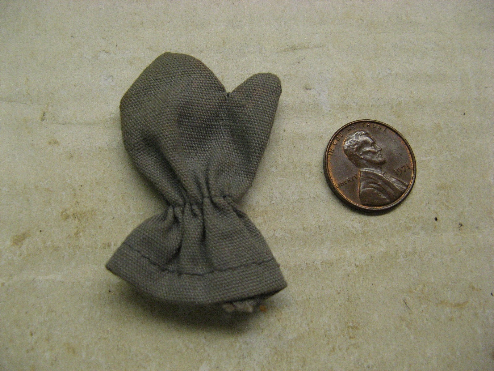 1964 GI Joe Vintage Hasbro 12” Combat Construction Single Gray Glove