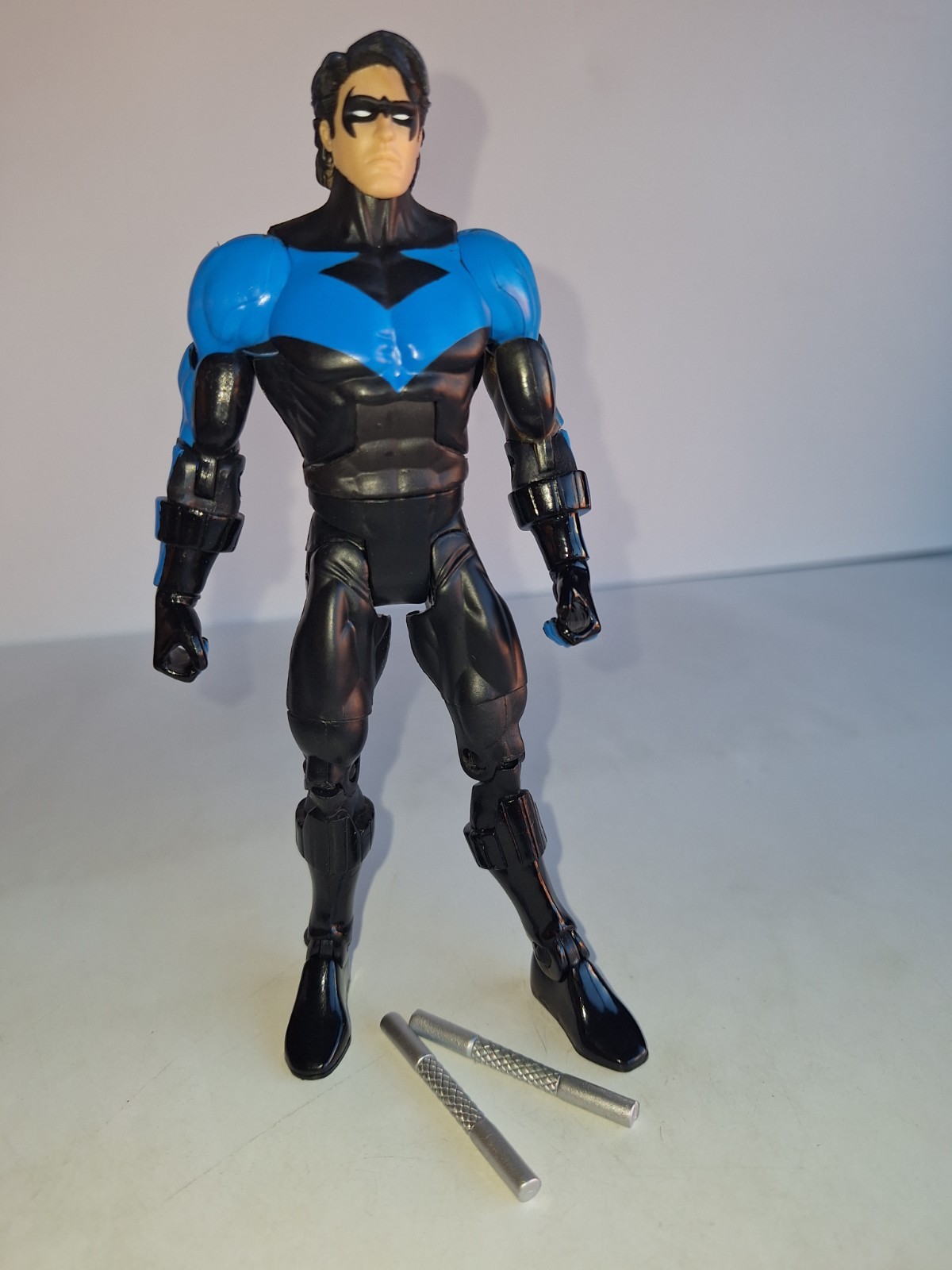 DC Universe Classics Nightwing With Weapons Read Description